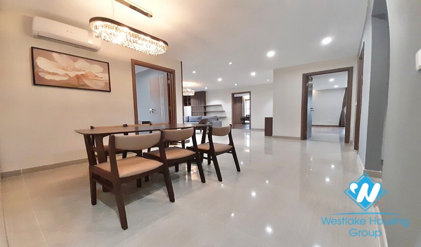 Nice new apartment for rent at the link Ciputra building 3 bedrooms 2 bathrooms fully furnished
